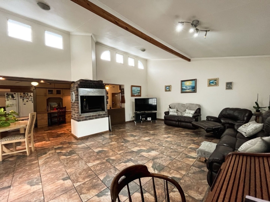 5 Bedroom Property for Sale in Vanes Estate Eastern Cape